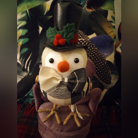 Fashion Chicken with faux leather Hat - Picture 1 of 3
